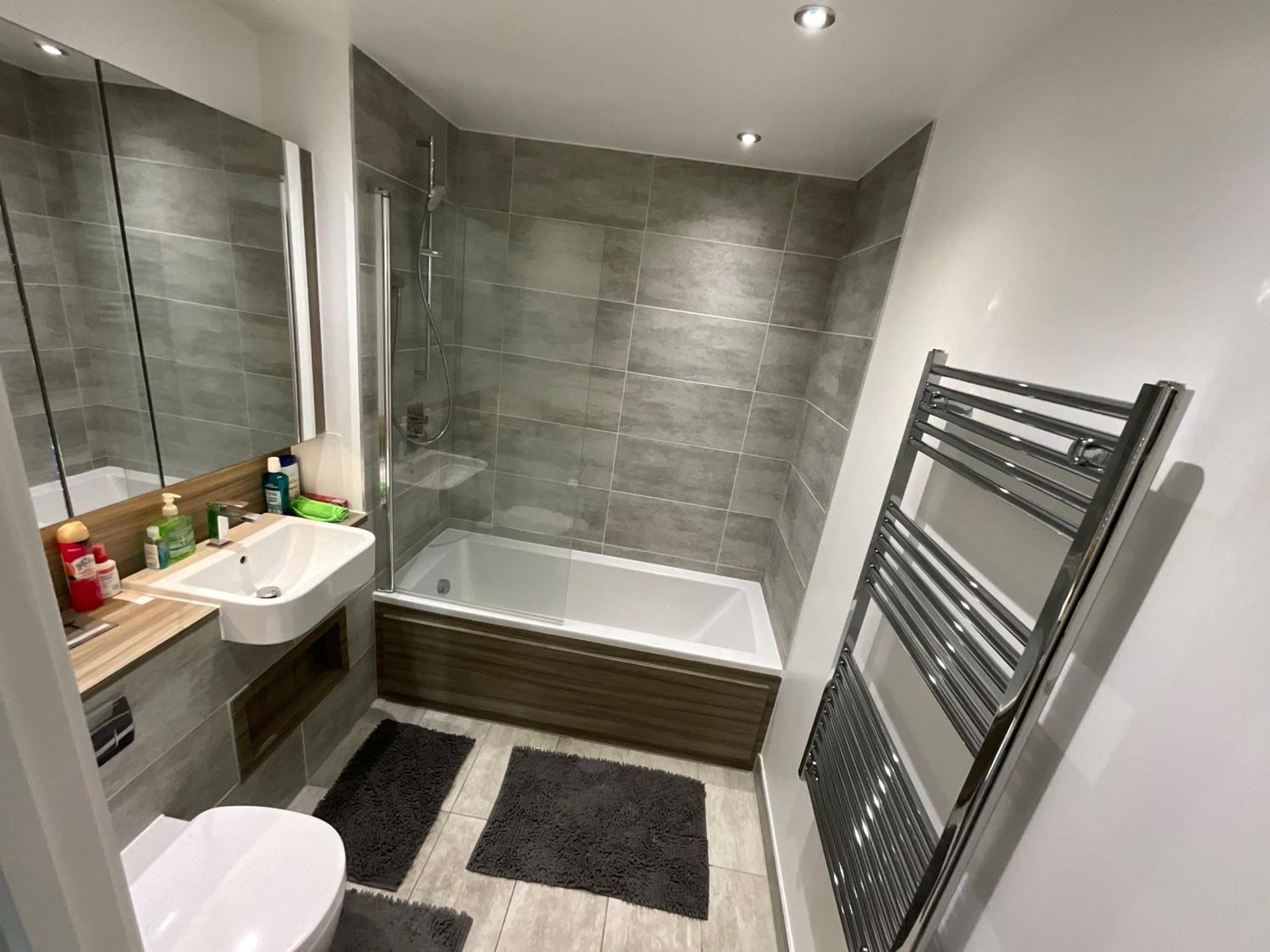Deluxe Double Bed In Shared Apt Near Canary Wharf, City Airport & O2 Arena With Thames View London Exterior foto