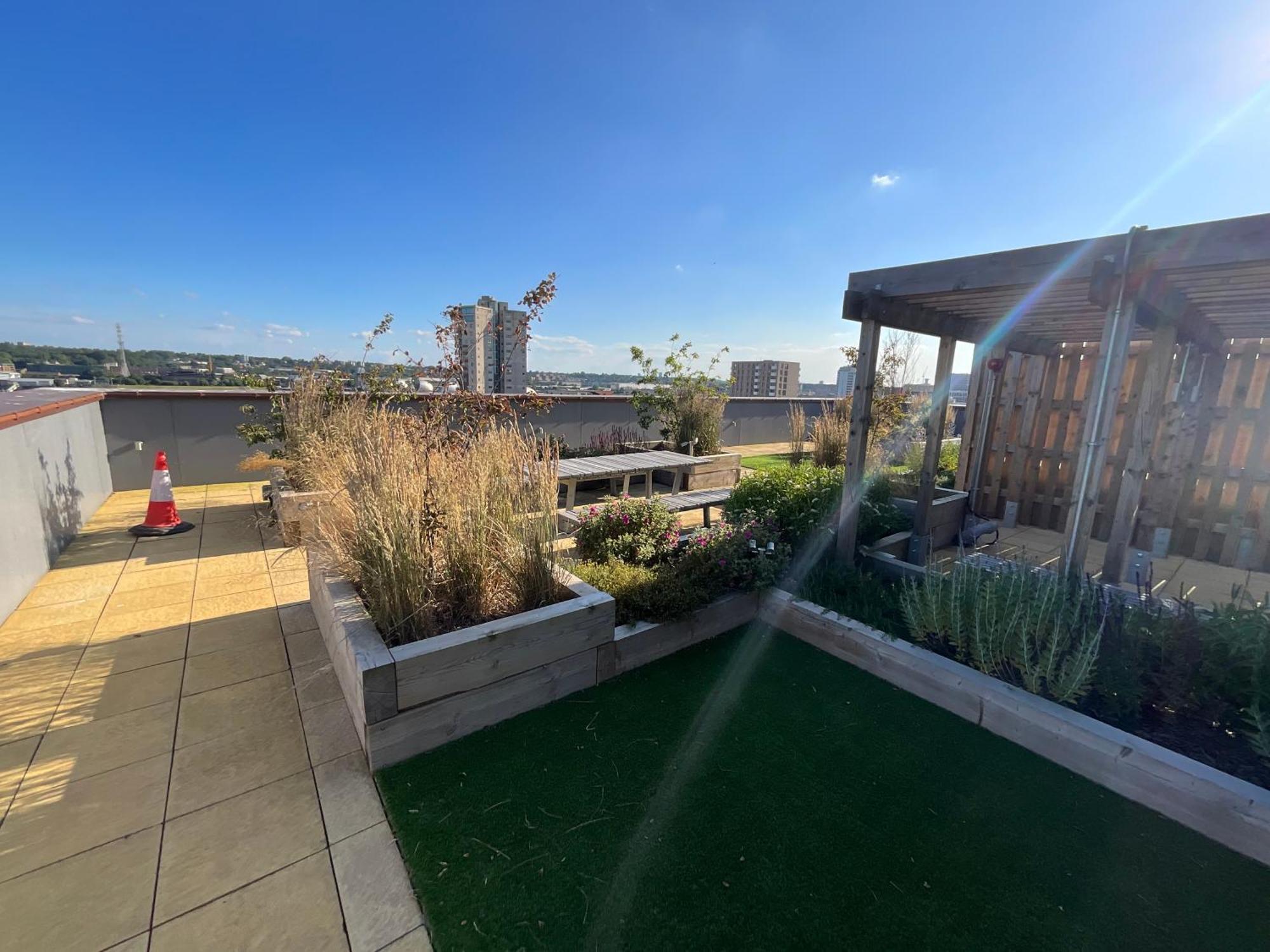 Deluxe Double Bed In Shared Apt Near Canary Wharf, City Airport & O2 Arena With Thames View London Exterior foto
