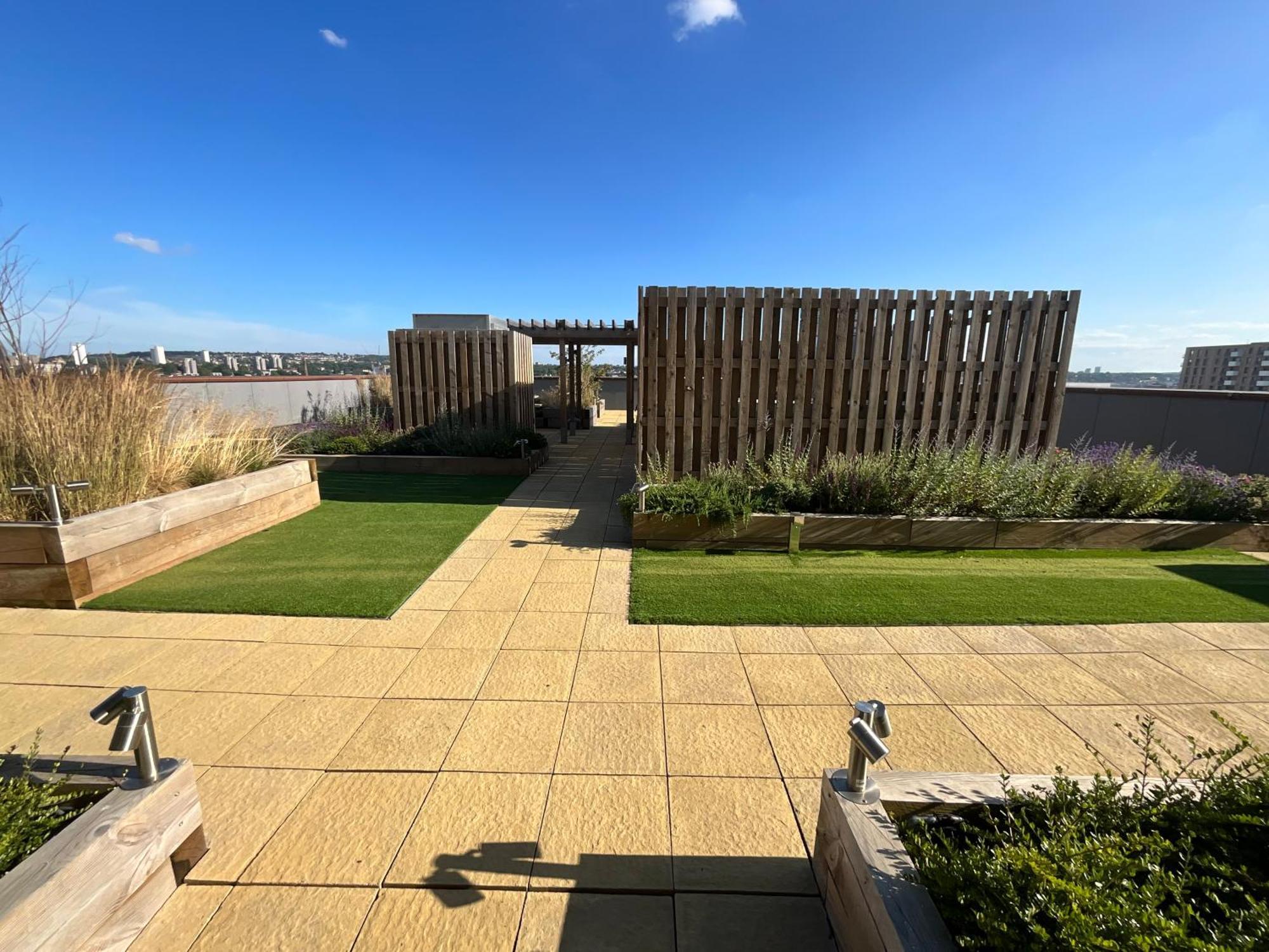 Deluxe Double Bed In Shared Apt Near Canary Wharf, City Airport & O2 Arena With Thames View London Exterior foto