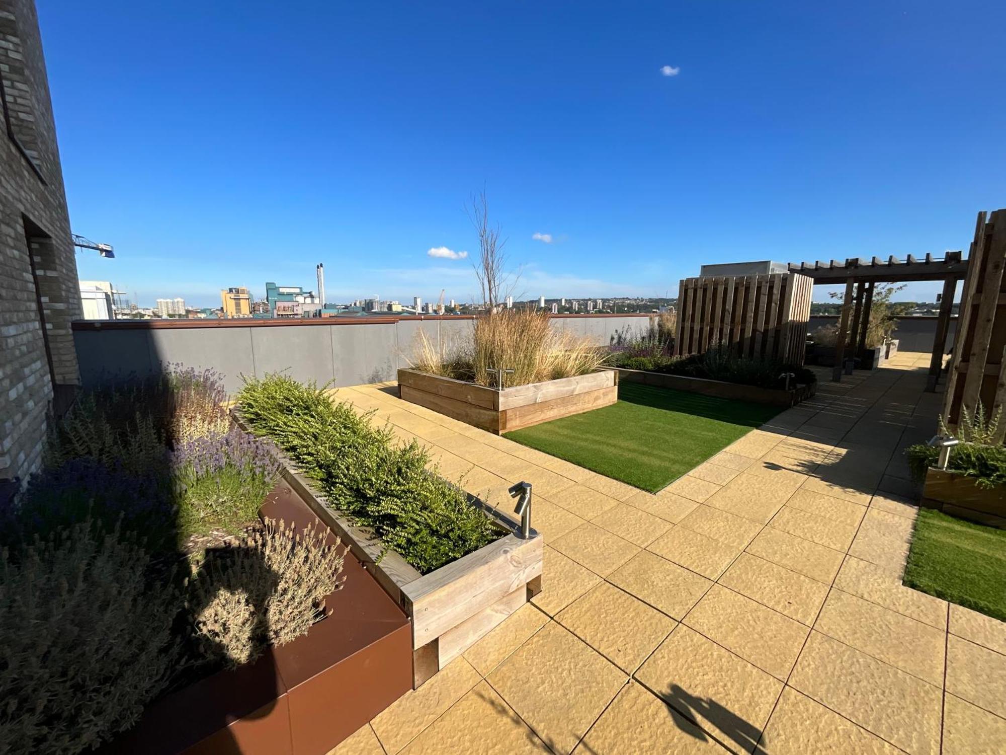 Deluxe Double Bed In Shared Apt Near Canary Wharf, City Airport & O2 Arena With Thames View London Exterior foto