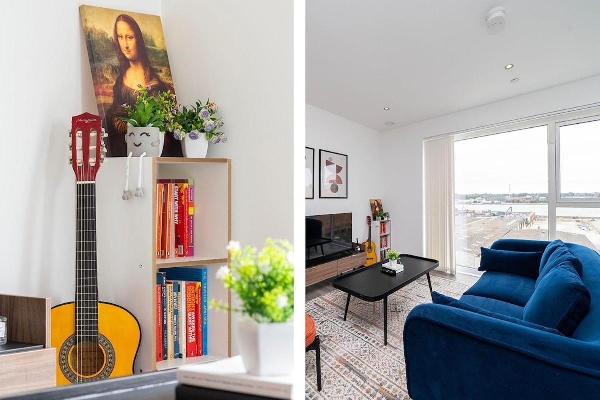Deluxe Double Bed In Shared Apt Near Canary Wharf, City Airport & O2 Arena With Thames View London Exterior foto