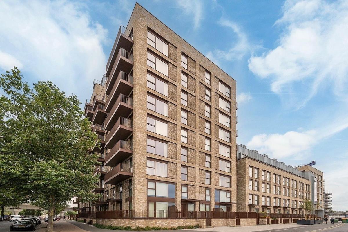 Deluxe Double Bed In Shared Apt Near Canary Wharf, City Airport & O2 Arena With Thames View London Exterior foto